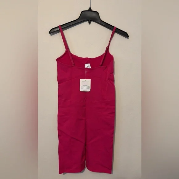 Fabletics SculptKnit Jumpsuit in Vibrant Pink Women’s size medium NWT - Picture 3 of 7